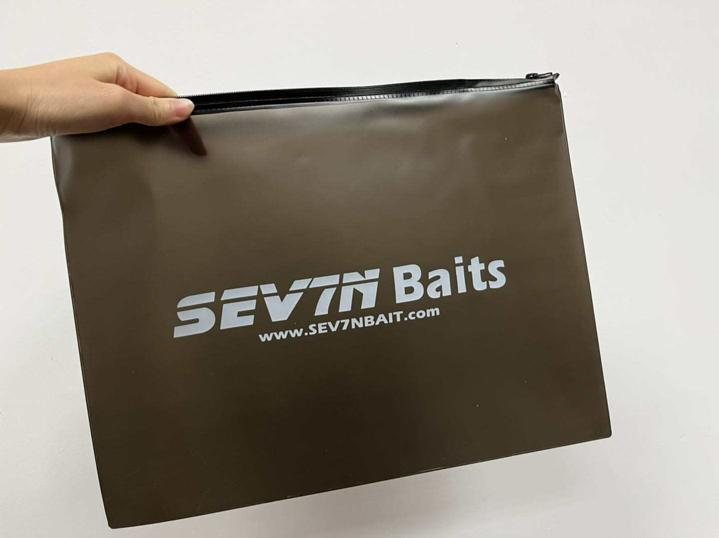 SEV7N SLAM BAIT BAG – S.Sev7n